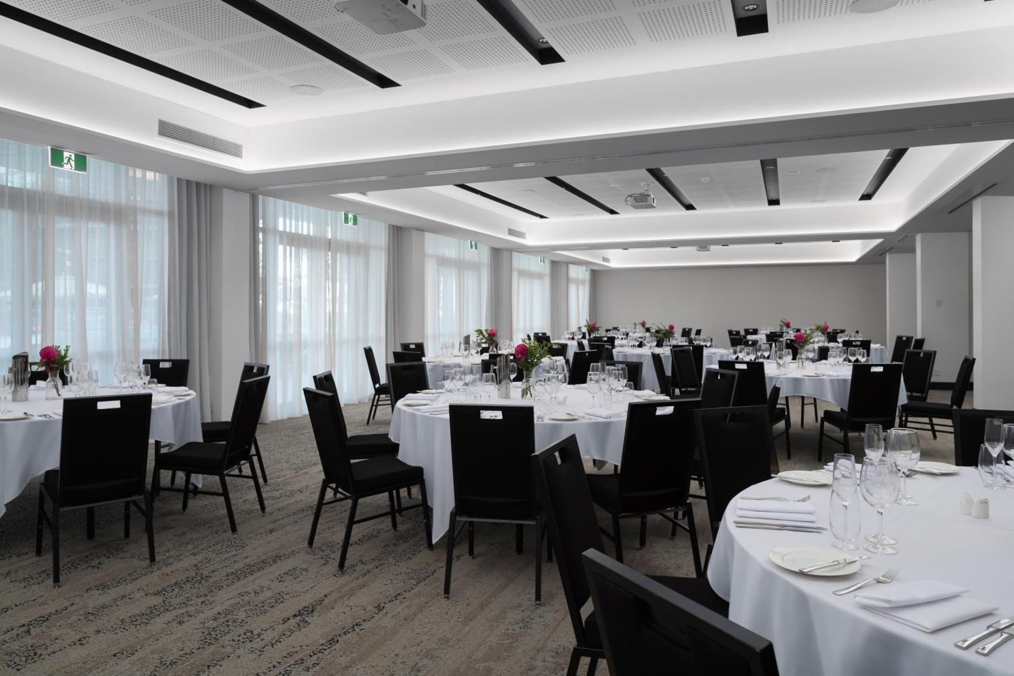 Crystalbrook Riley Hotel Cairns Luaran gambar The ballroom at the hotel